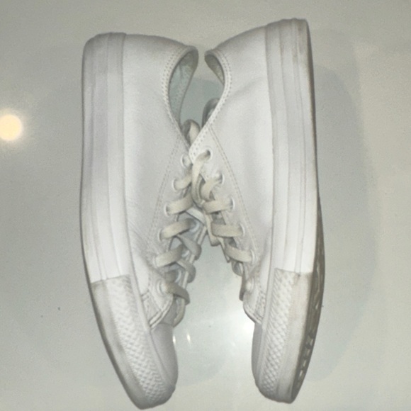 Converse White Leather Chucks Sneakers (1) - Picture 4 of 6